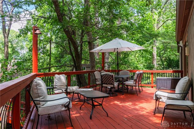 1055 Wilderness Bluff, Tipp City, OH 45371