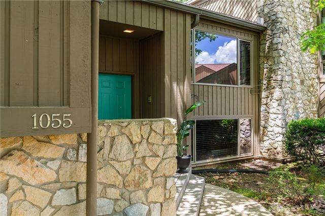 1055 Wilderness Bluff, Tipp City, OH 45371