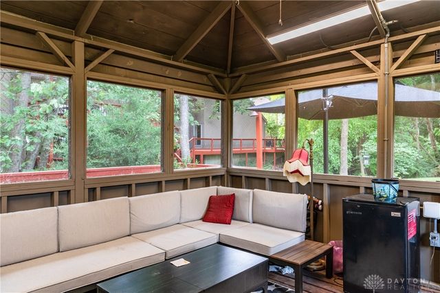 1055 Wilderness Bluff, Tipp City, OH 45371