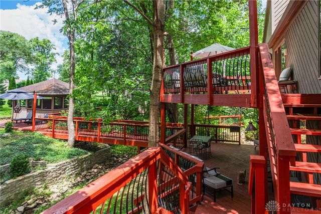 1055 Wilderness Bluff, Tipp City, OH 45371