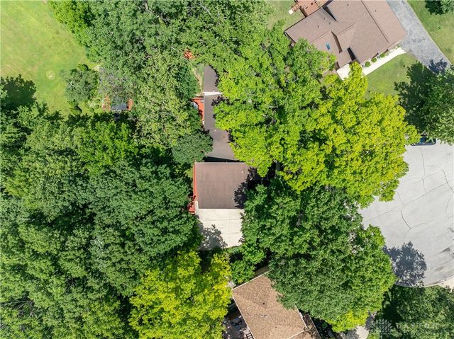 1055 Wilderness Bluff, Tipp City, OH 45371