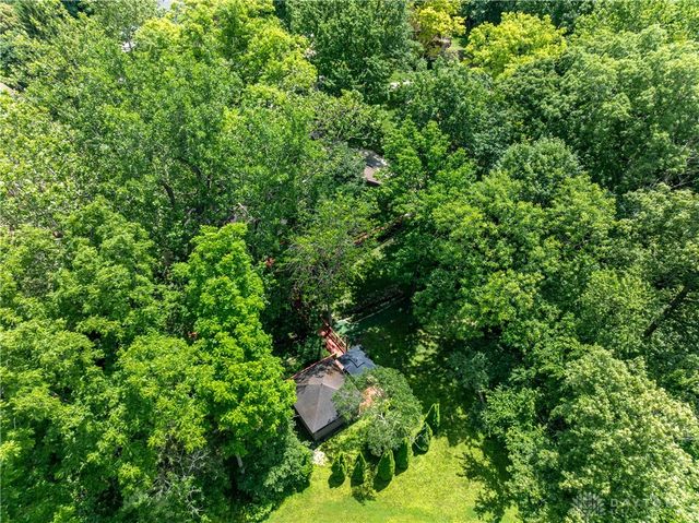 1055 Wilderness Bluff, Tipp City, OH 45371