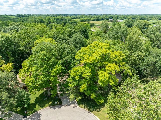 1055 Wilderness Bluff, Tipp City, OH 45371