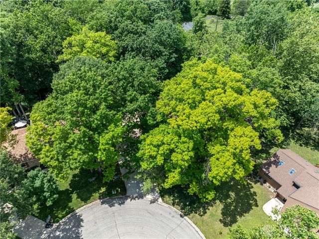 1055 Wilderness Bluff, Tipp City, OH 45371
