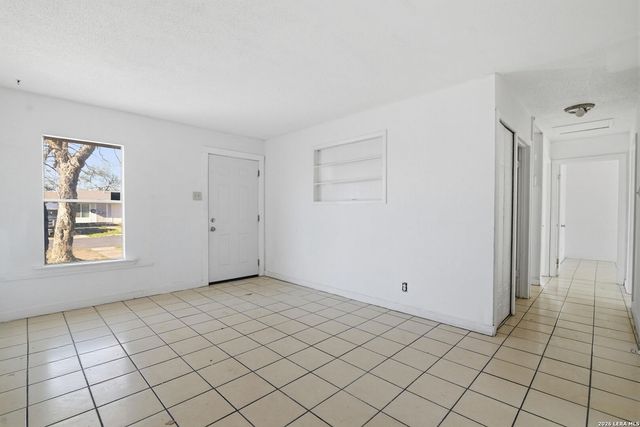 4246 King Krest Dr, San Antonio, TX 78219