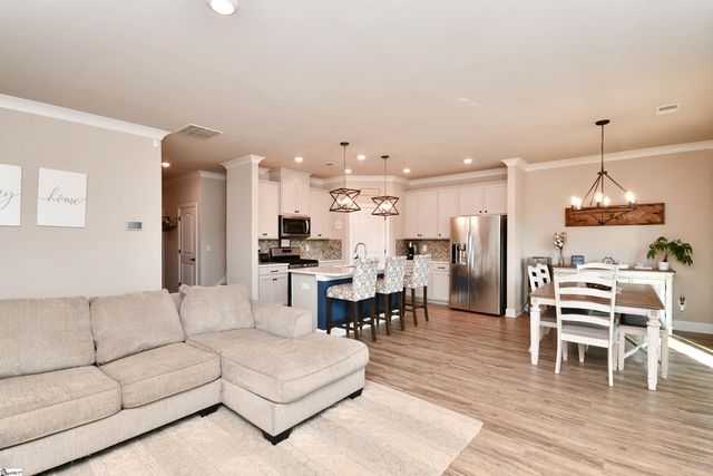 30 Winged Bourne Court, Simpsonville, SC 29680