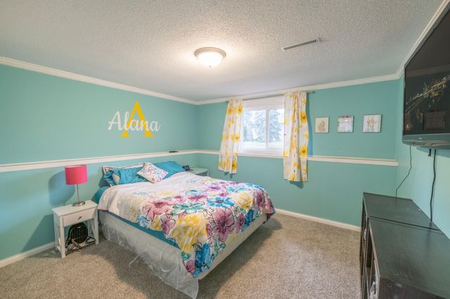 2016 84th Avenue N, Brooklyn Park, MN 55444