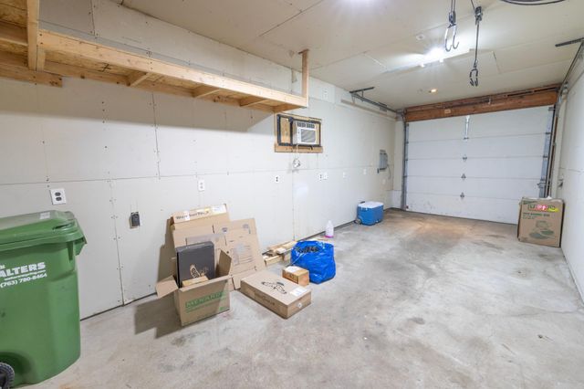 2016 84th Avenue N, Brooklyn Park, MN 55444