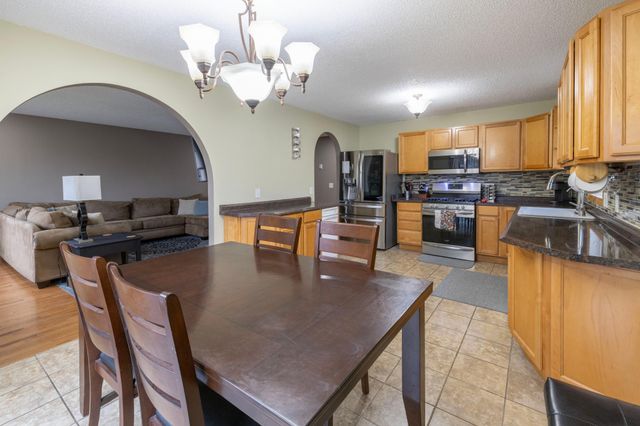 2016 84th Avenue N, Brooklyn Park, MN 55444