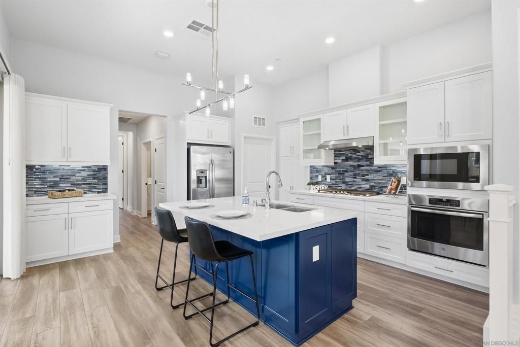 16750 Coyote Bush Dr. 21, San Diego, CA 92127