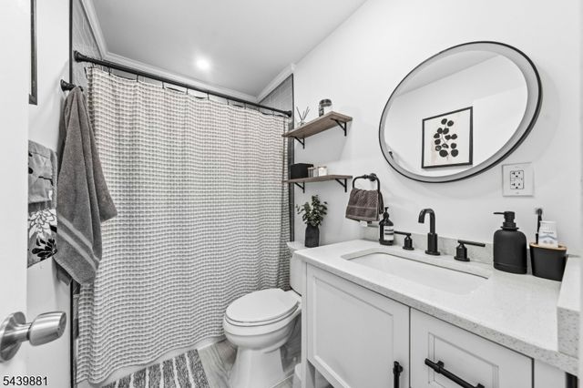 81 Lois Ave, East Brunswick Twp., NJ 08816