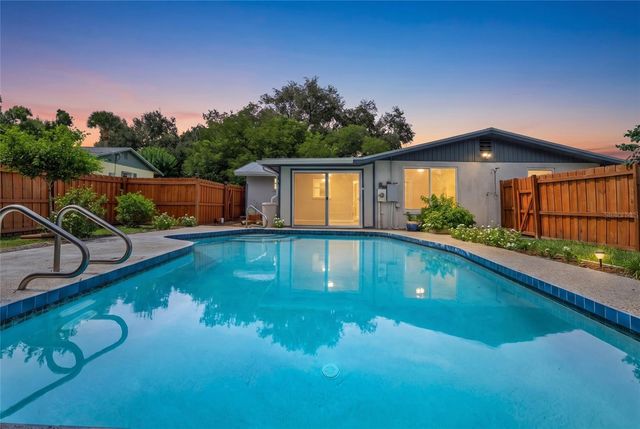 142 2ND AVENUE, Nokomis, FL 34275