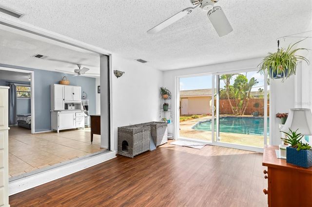 142 2ND AVENUE, Nokomis, FL 34275