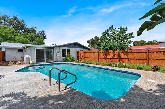 142 2ND AVENUE, Nokomis, FL 34275