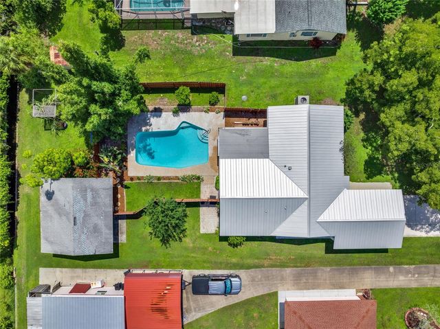 142 2ND AVENUE, Nokomis, FL 34275