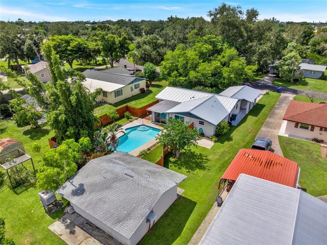 142 2ND AVENUE, Nokomis, FL 34275