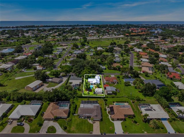 142 2ND AVENUE, Nokomis, FL 34275