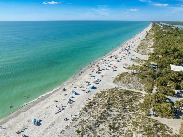 142 2ND AVENUE, Nokomis, FL 34275