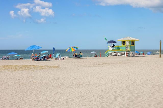 142 2ND AVENUE, Nokomis, FL 34275