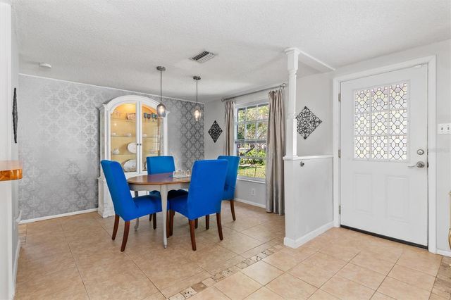 142 2ND AVENUE, Nokomis, FL 34275