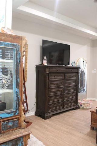 908 W Iroquois Avenue, Pharr, TX 78577