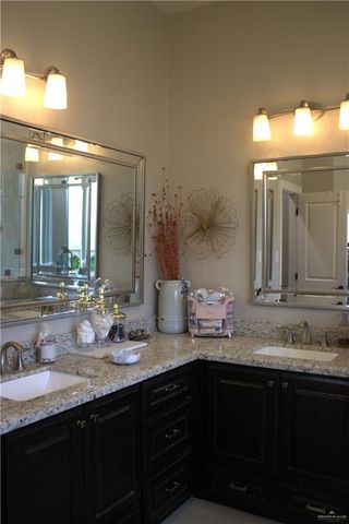 908 W Iroquois Avenue, Pharr, TX 78577