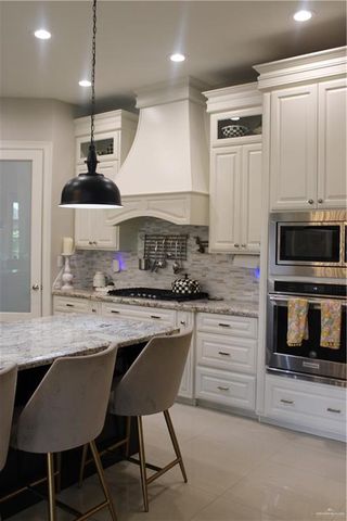 908 W Iroquois Avenue, Pharr, TX 78577