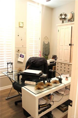 908 W Iroquois Avenue, Pharr, TX 78577