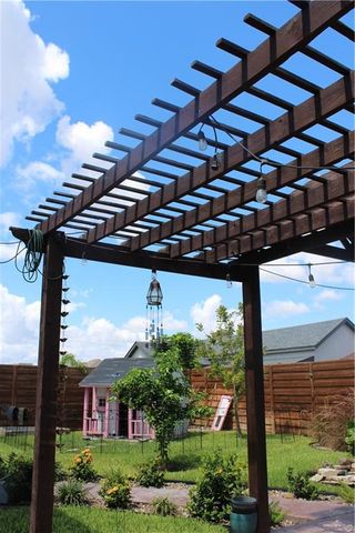 908 W Iroquois Avenue, Pharr, TX 78577