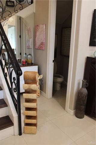 908 W Iroquois Avenue, Pharr, TX 78577