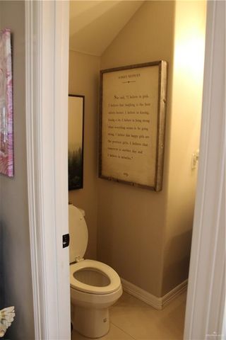 908 W Iroquois Avenue, Pharr, TX 78577