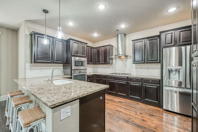 1742 N Broadbent Lane, Clovis, CA 93619