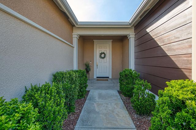 1742 N Broadbent Lane, Clovis, CA 93619