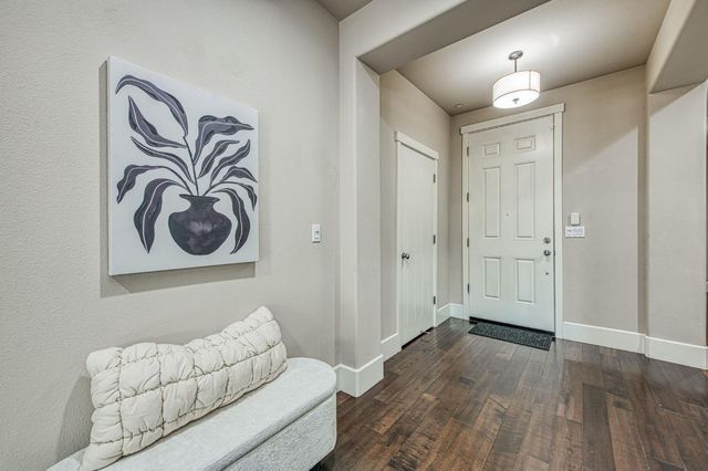 1742 N Broadbent Lane, Clovis, CA 93619