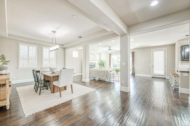 1742 N Broadbent Lane, Clovis, CA 93619