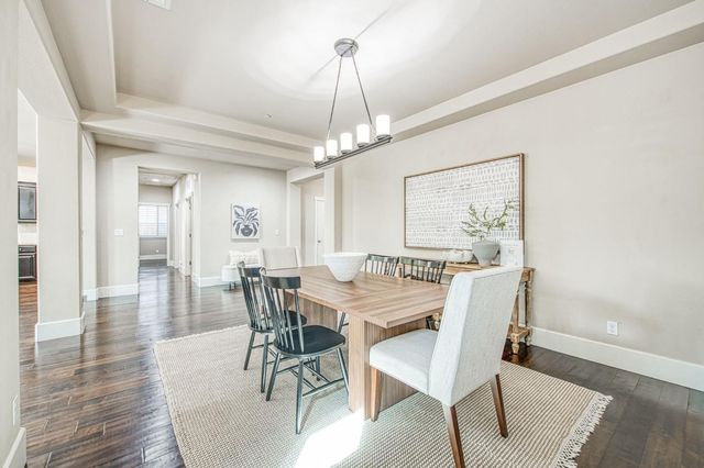 1742 N Broadbent Lane, Clovis, CA 93619