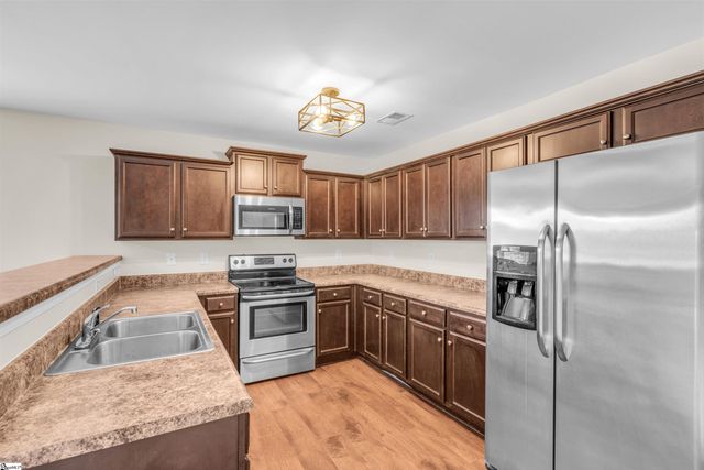 319 Brandon Oaks Drive, Moore, SC 29369