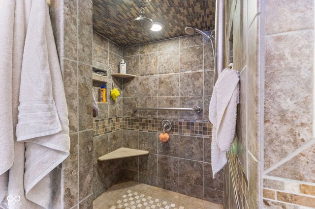 751 Lindenwood Drive, Greenwood, IN 46142