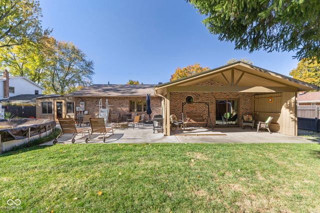 751 Lindenwood Drive, Greenwood, IN 46142