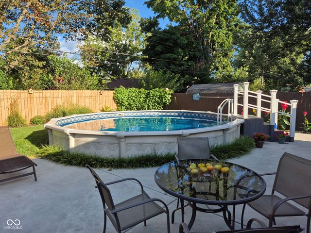 751 Lindenwood Drive, Greenwood, IN 46142