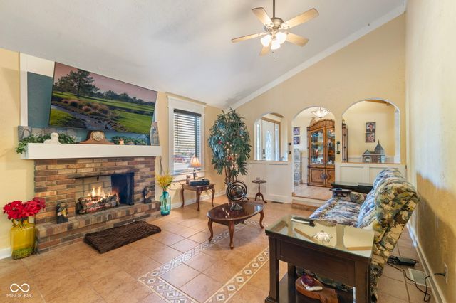 751 Lindenwood Drive, Greenwood, IN 46142