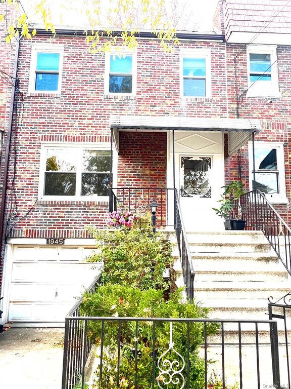1945 Paulding Avenue, Bronx, NY 10462
