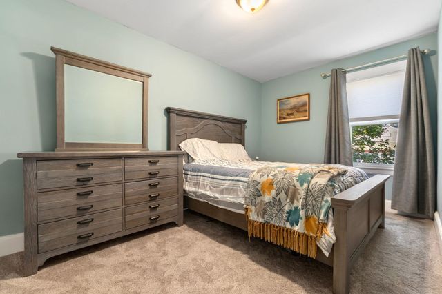 3 Soffron Ln 1, Ipswich, MA 01938