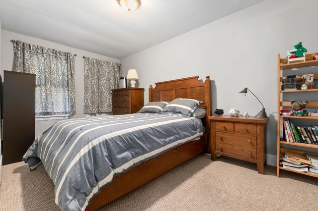 3 Soffron Ln 1, Ipswich, MA 01938