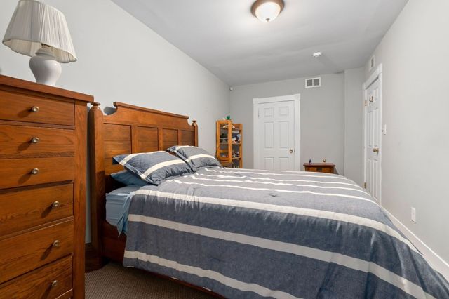 3 Soffron Ln 1, Ipswich, MA 01938
