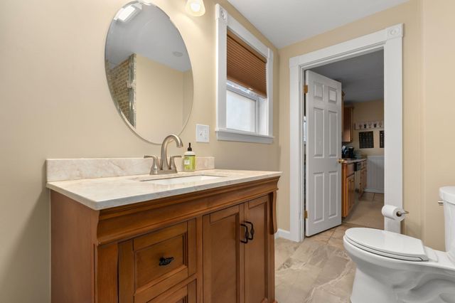 3 Soffron Ln 1, Ipswich, MA 01938