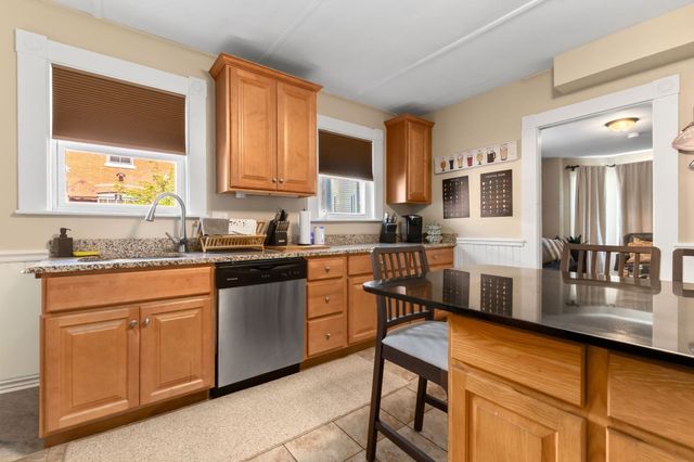 3 Soffron Ln 1, Ipswich, MA 01938