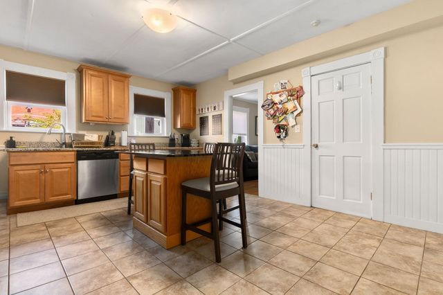 3 Soffron Ln 1, Ipswich, MA 01938