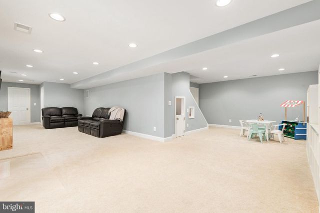 821 SANTMYER DR SE, Leesburg, VA 20175