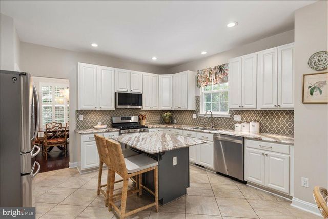 821 SANTMYER DR SE, Leesburg, VA 20175